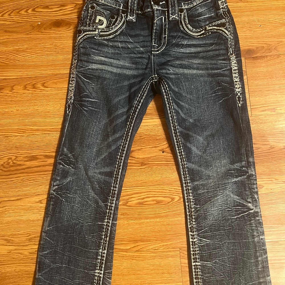 Stylish Dark Wash Jeans with White Stitching